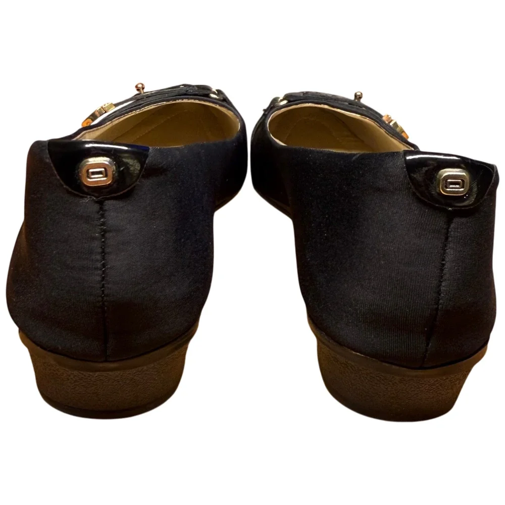 BANDOLINO Vermillion Women's 8 Black Wedge Flats Comfort Shoes Gold Buckle